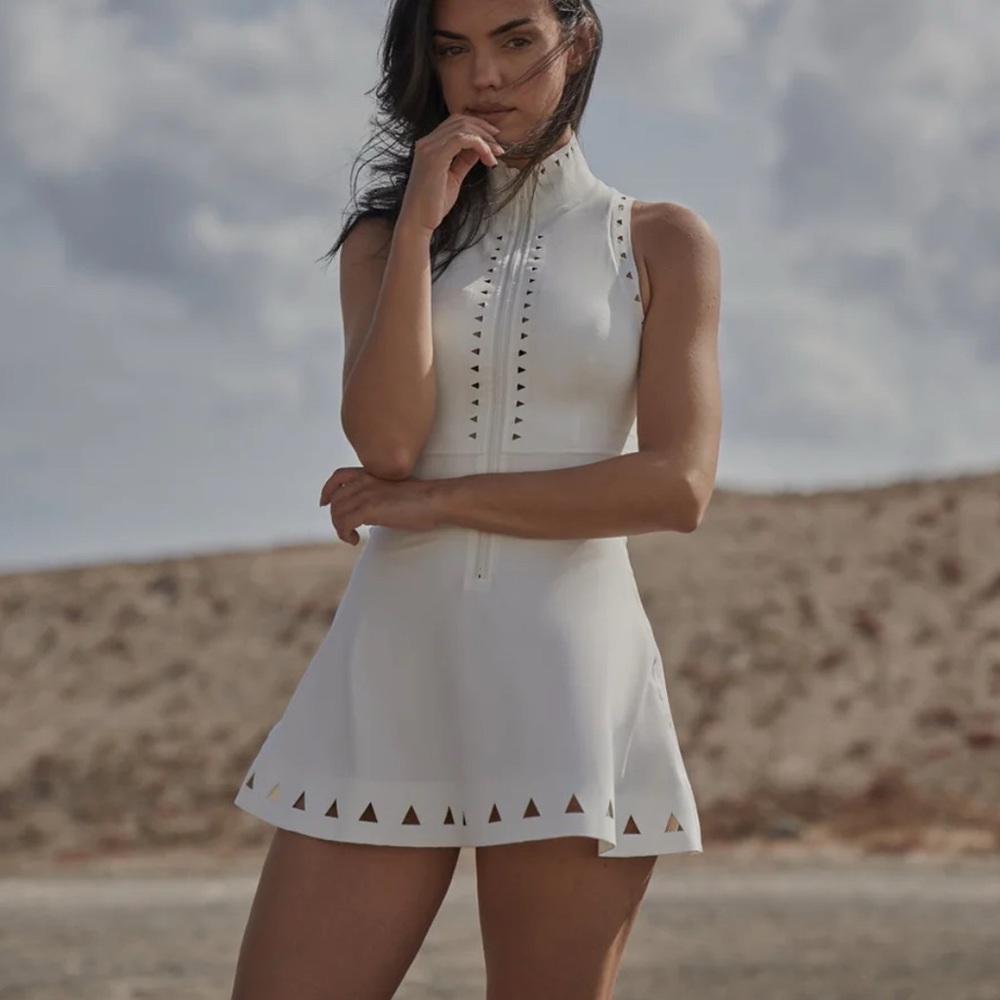 Wiskii Active LAVISH LASER CUT ZIP DRESS